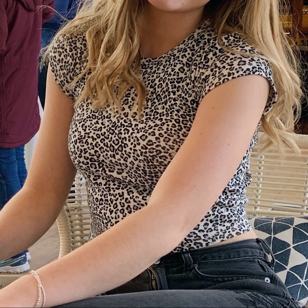 Brandy Melville Crop top